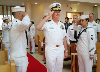 USNH Naples holds change of command