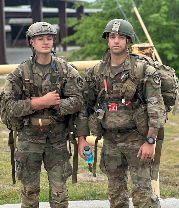 USAISR’s Valdes Bounces Back from Injury to Earn Expert Field Medical Badge