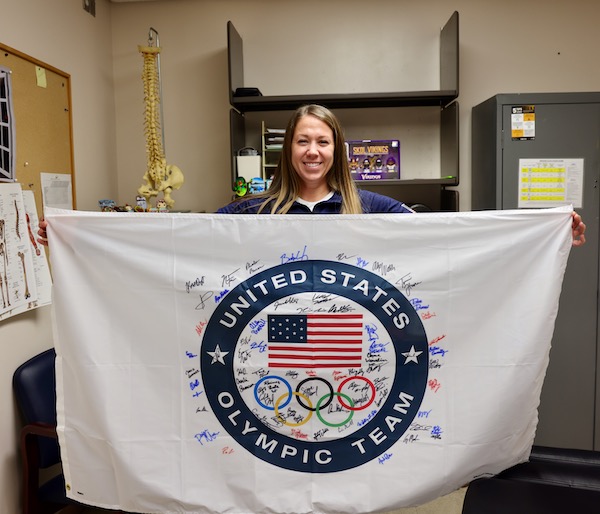 USA Olympic Team chiropractor treats service members at Naval Hospital Twentynine Palms